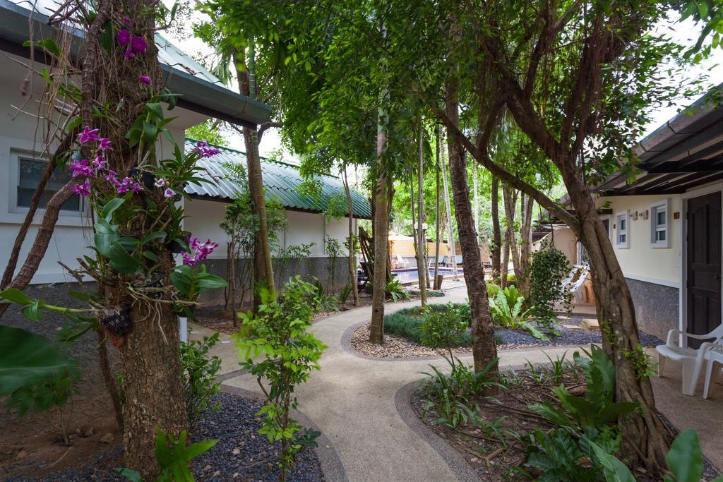 Bangtao Kanita House Pantai Bang Tao Luaran gambar